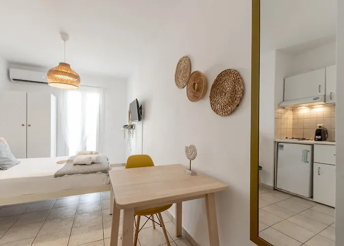 Casa Marcos Naxos City